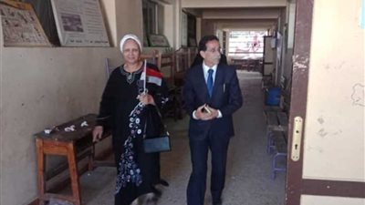 نقل مواطنة للجنتها بسيارة رئيس حي النزهة.. (صور)