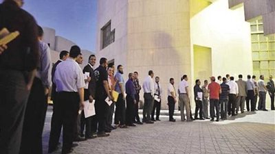 سفير مصر بالكويت: مد التصويت على الاستفتاء داخل السفارة حتى انتهاء آخر ناخب