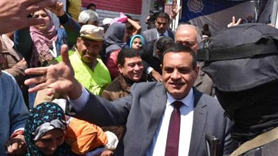 محافظ البحيرة يتفقد اللجان الانتخابية بأبو حمص