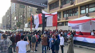 توافد كثيف للمواطنين على لجان الاستفتاء بالدقهلية