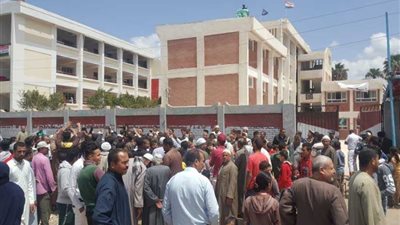 أهالي قرية الكنايس يستقبلون 