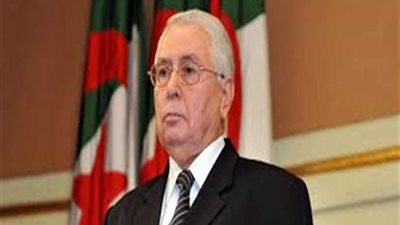 الرئيس الجزائري المؤقت يجري تعديلا جزئيا في ولاة الولايات