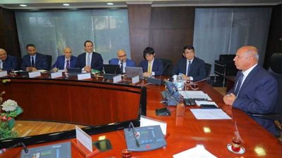 وزير النقل يلتقي وفد ميتسوبيشي اليابانية لبحث تطوير 58 قطارًا لمترو الأنفاق