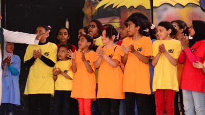 معرض ختامي على هامش المعسكر الفني للطفل المصري بأسوان