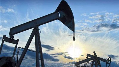 النفط يواصل ارتفاعه عقب إجراءات واشنطن الصارمة ضد طهران