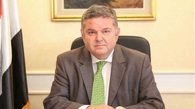 وزير قطاع الأعمال يستعرض خطط تطوير الشركات والفرص المتاحة أمام القطاع الخاص