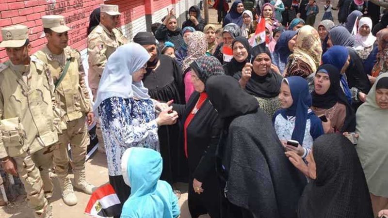 المرأه فى لجان الاستفتاء