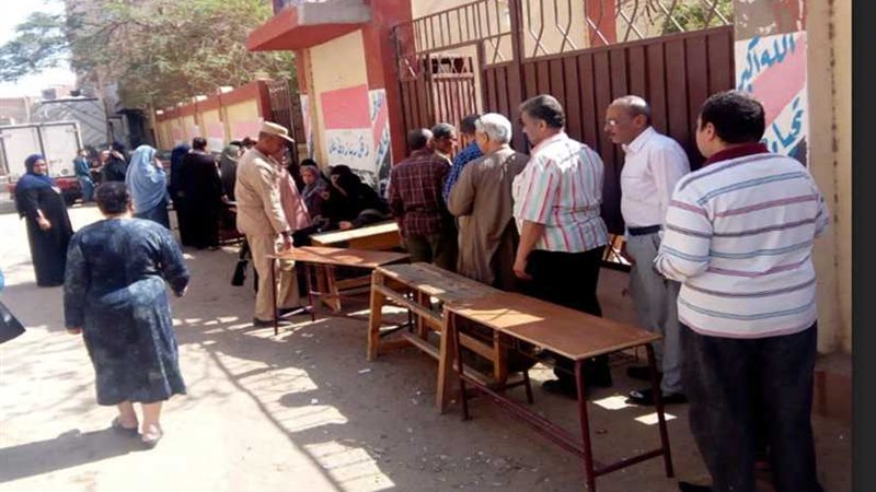 إقبال كثيف على لجان