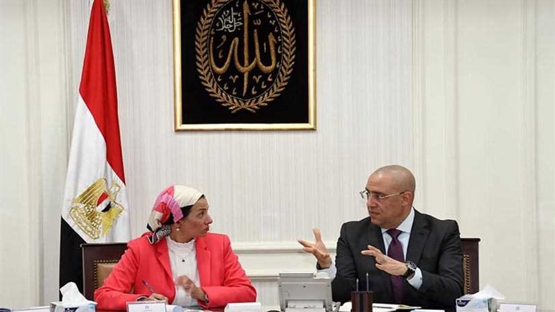 وزيرا الإسكان والبيئة