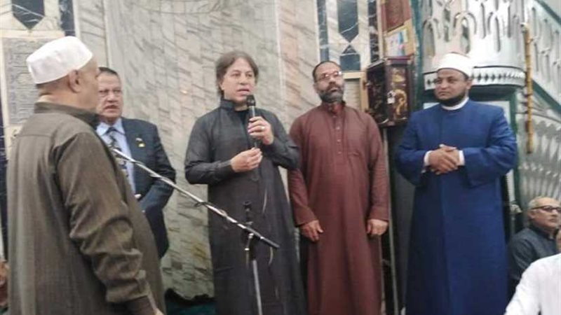 بالجلابية.. ثروت