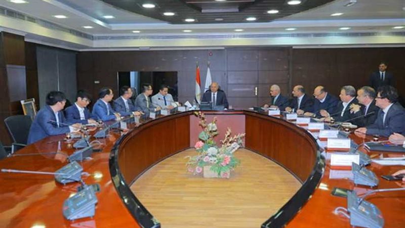 وزير النقل يبحث مع