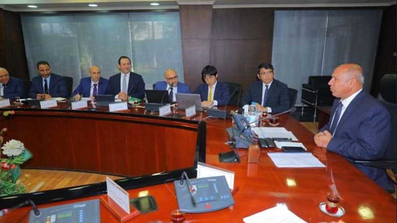 وزير النقل يلتقي