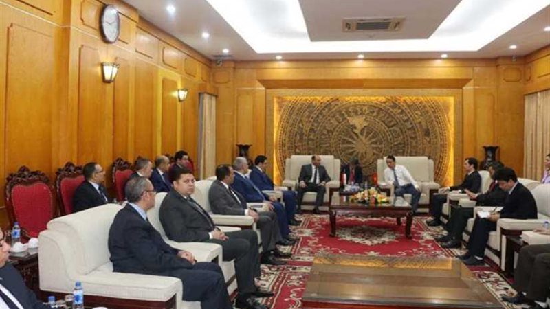 وفد من الرقابة الإدارية