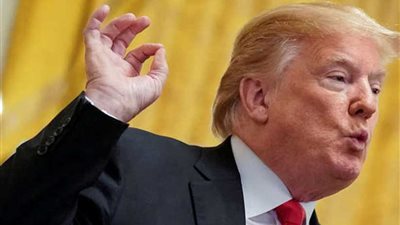 الرئيس الأمريكي يتعهد باللجوء إلى المحكمة العليا في حال تحرك الديمقراطيين لعزله