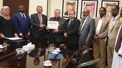 مصطفى الشيخ في زيارة لجامعة العلوم والتكنولوجيا بالأردن