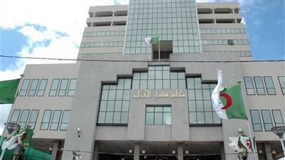 النيابة الجزائرية: لا ننتظر إيعازا من أي جهة للقيام بواجبنا في مكافحة الفساد