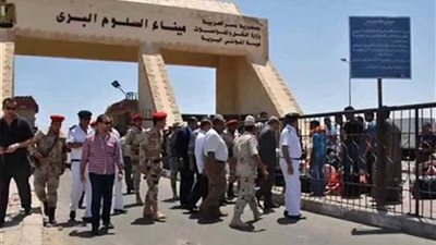 عودة 621 مصريا من ليبيا ووصول ومغادرة 347 شاحنة عبر منفذ السلوم