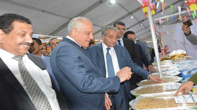 وزير التموين ومحافظ