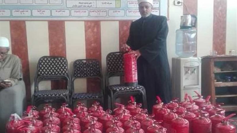 لمبات كهرباء وصنابير