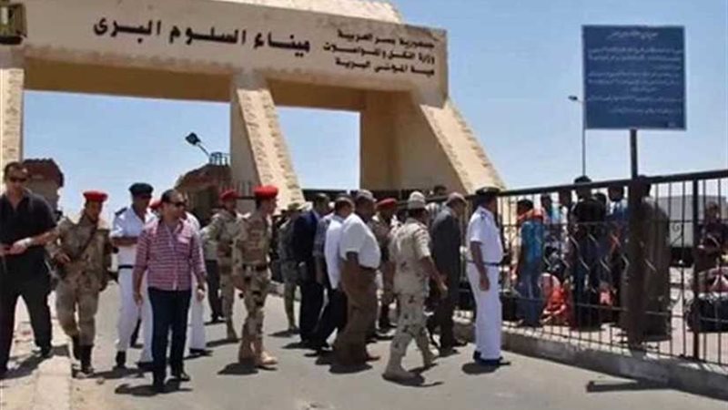 عودة 621 مصريا من