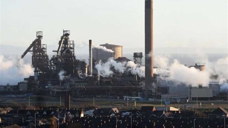 إصابة شخصين في انفجارات