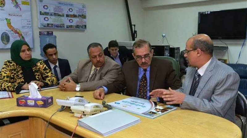 محافظ أسيوط يعقد