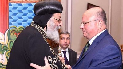 البابا تواضروس يستقبل المهنئين بعيد القيامة بالمقر الباباوي 