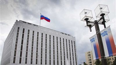 السفارة الروسية بواشنطن: نطالب بالإفراج عن ماريا بوتينا فورا