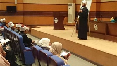 الأزهري يلتقي المتدربين بأكاديمية الأوقاف