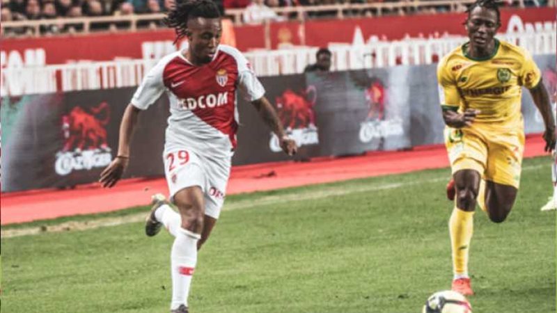 ليون يفوز خارج ملعبه