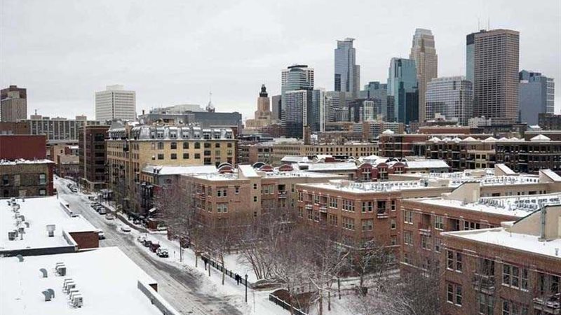 عاصفة ثلجية تجتاح