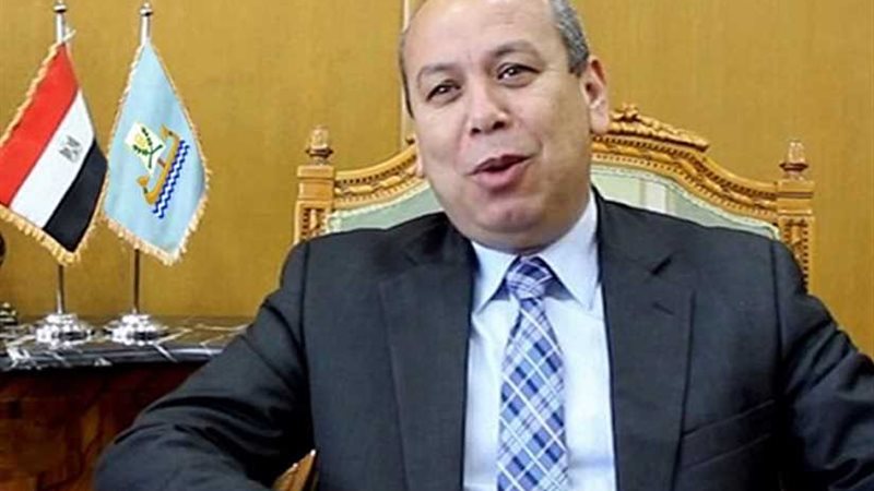 إحالة مسئولين بكفر