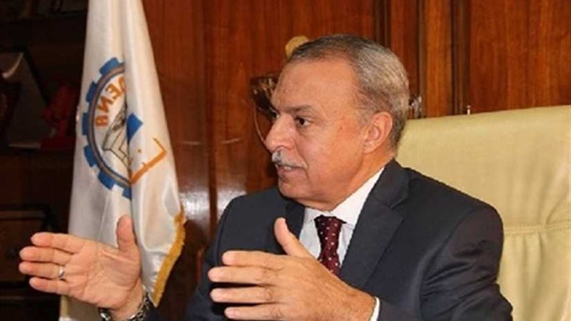 محافظ قنا يفتتح معرض