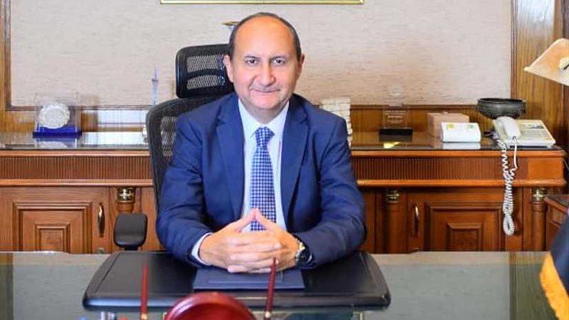 وزير الصناعة يبحث