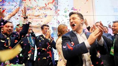 رسميا.. اعلان فوز زيلينسكي بالرئاسة فى أوكرانيا