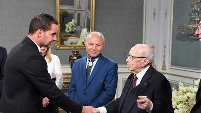 الرئيس التونسي يكرم نادي النجم الساحلي