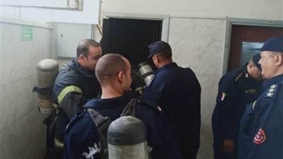 محافظ أسيوط يتفقد موقع آثار حريق بعض كابلات الكهرباء بمستشفى أسيوط الجامعي..(صور )