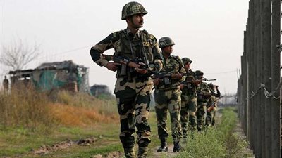 مقتل وإصابة 10 أفراد من القوات الباكستانية على الحدود مع أفغانستان إثر هجوم مسلحين