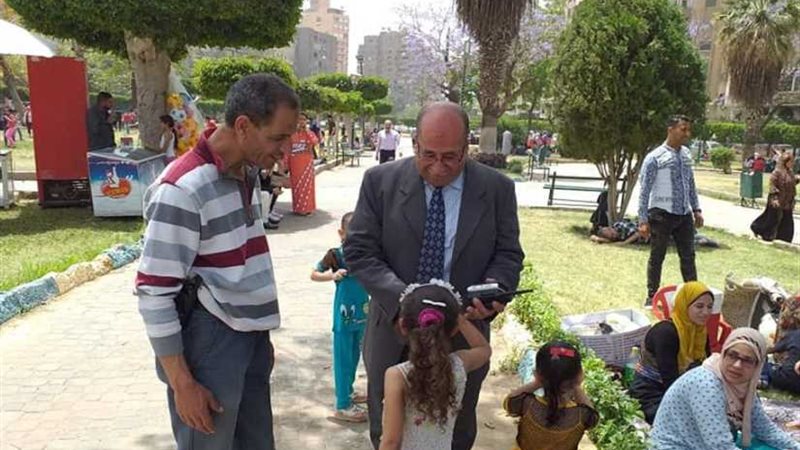 رئيس حى الزيتون احتفل