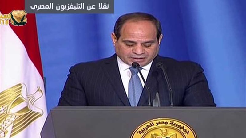 السيسي للعمال: بحبكم..