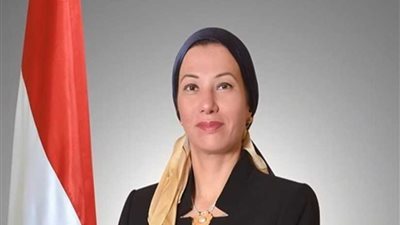 وزيرة البيئة تلتقي وفدا من شركة 