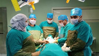 التأمين الصحي ببنها تنجح فى إجراء عملية تثبيت كسور بالفكين لمريض