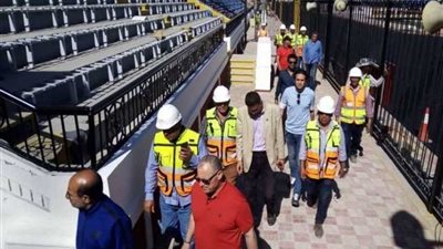 هاني أبو ريدة يتفقد استاد الإسكندرية استعدادا لبطولة كأس الأمم الإفريقية لكرة القدم
