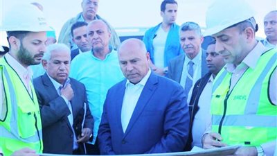 وزير النقل يتفقد بدء الأعمال المدنية لمشروع 