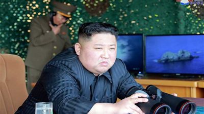 زعيم كوريا الشمالية يشرف على تدريب لراجمات صواريخ بعيدة المدى‎