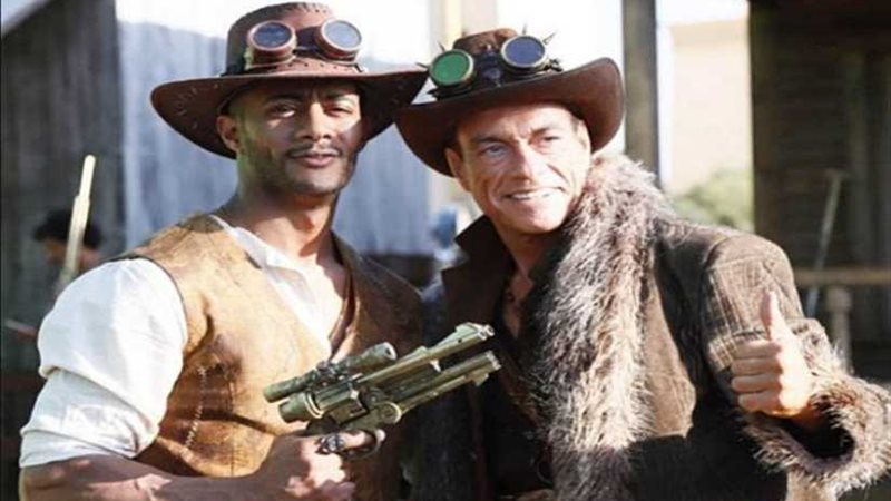 محمد رمضان يشوق جمهوره