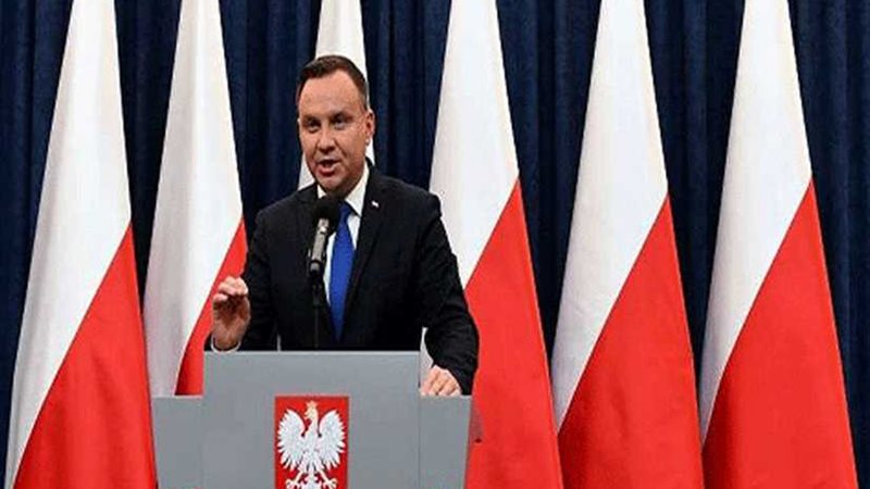الرئيس البولندي يشيد