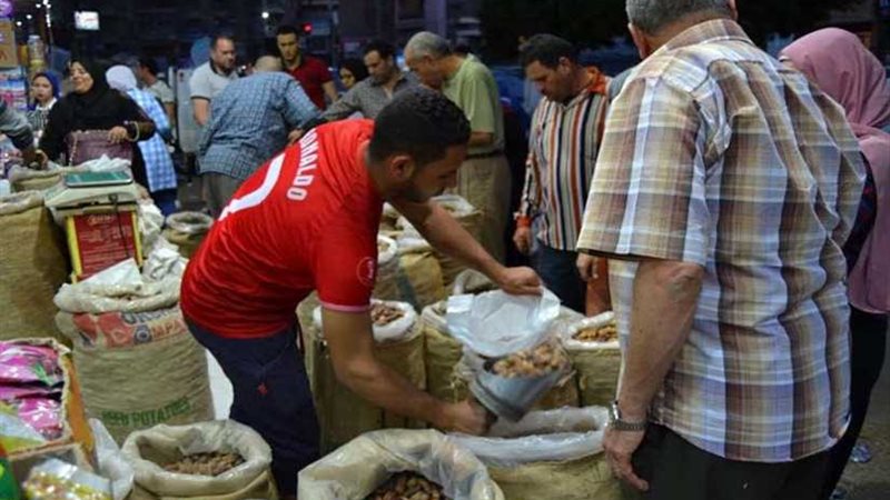 أسواق الدقهلية تفترش