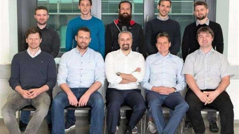 وزيرة الهجرة تهنئ