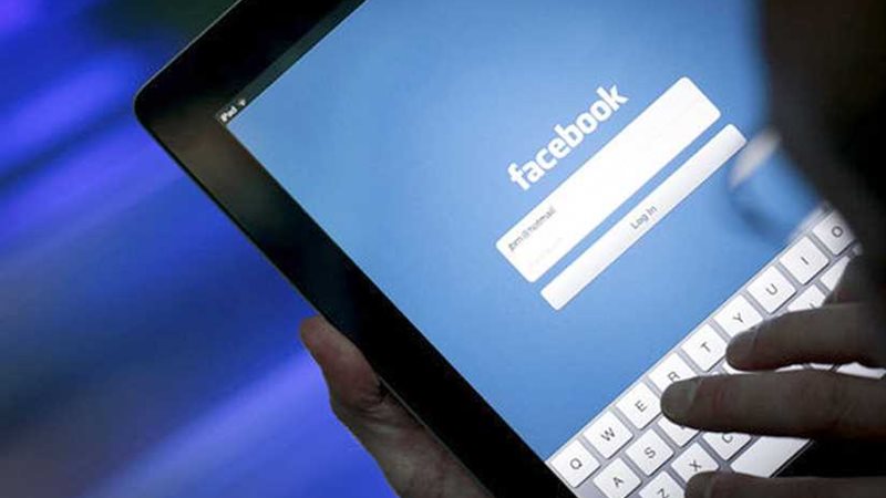 فيسبوك تحذف حسابات